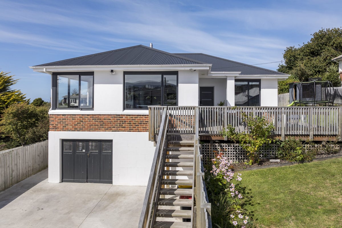 11 Middleton Road, Kew, Dunedin - Carousel 1