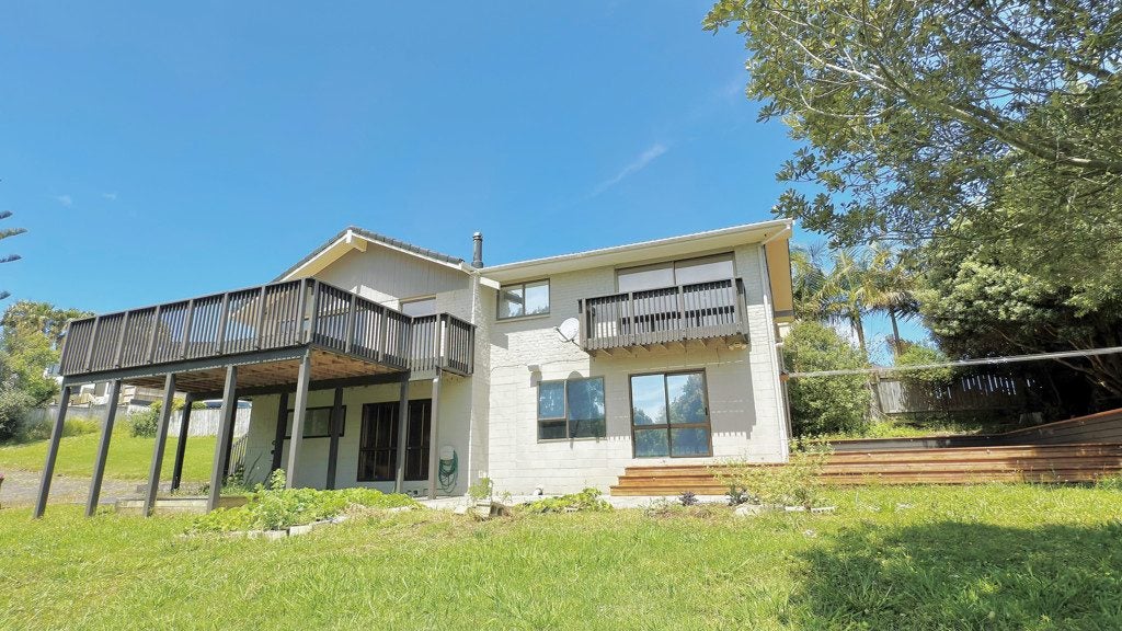12 Pine Terrace, Howick, Auckland - Carousel 2