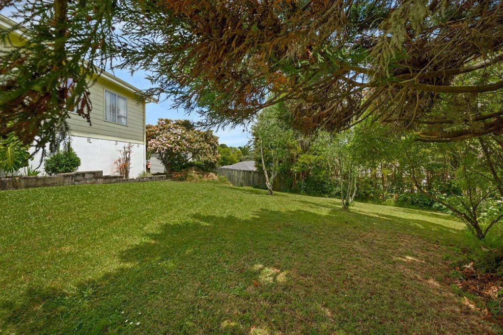 16 Terra Nova Street, Glen Eden, Auckland - Carousel 1