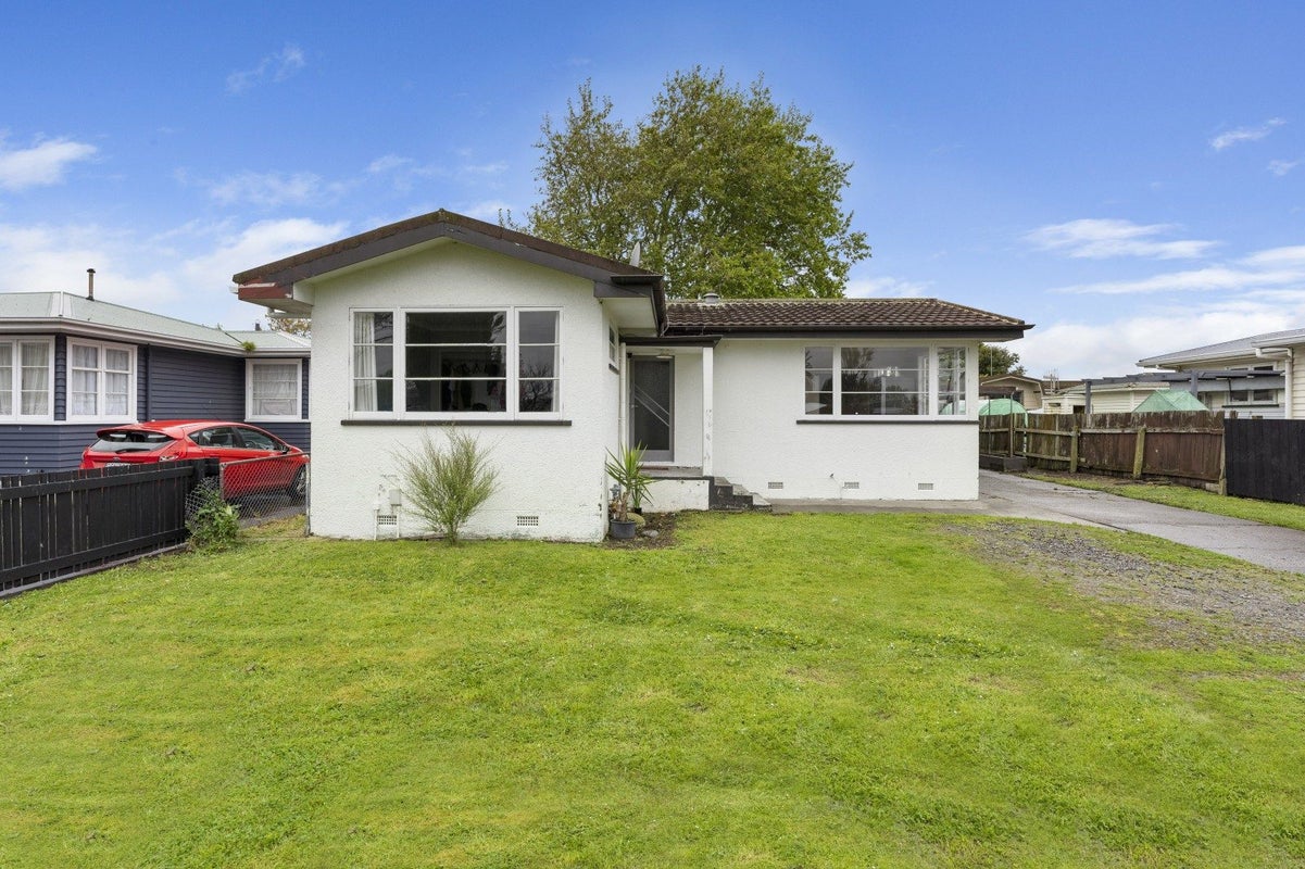 19 Botanical Road, Takaro, Palmerston North - Carousel 2