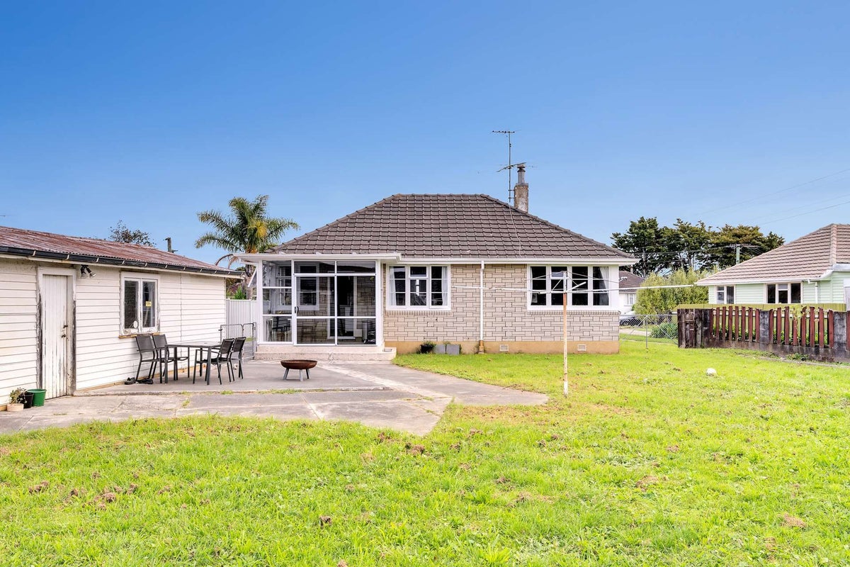 3 Churchill Crescent, Te Hapara, Gisborne - Carousel 2
