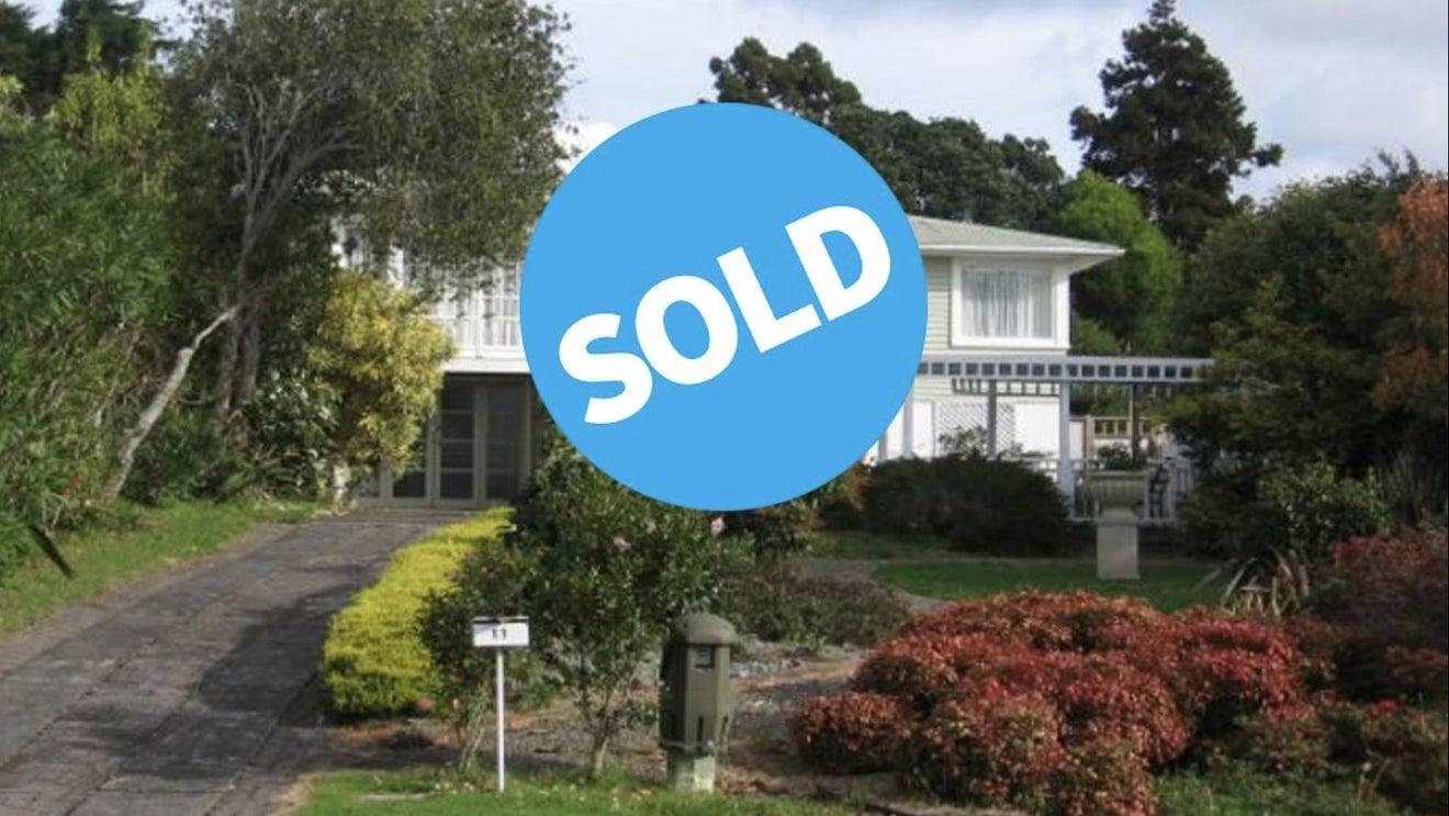 11 Noall Street, Te Atatu Peninsula, Auckland - Carousel 1
