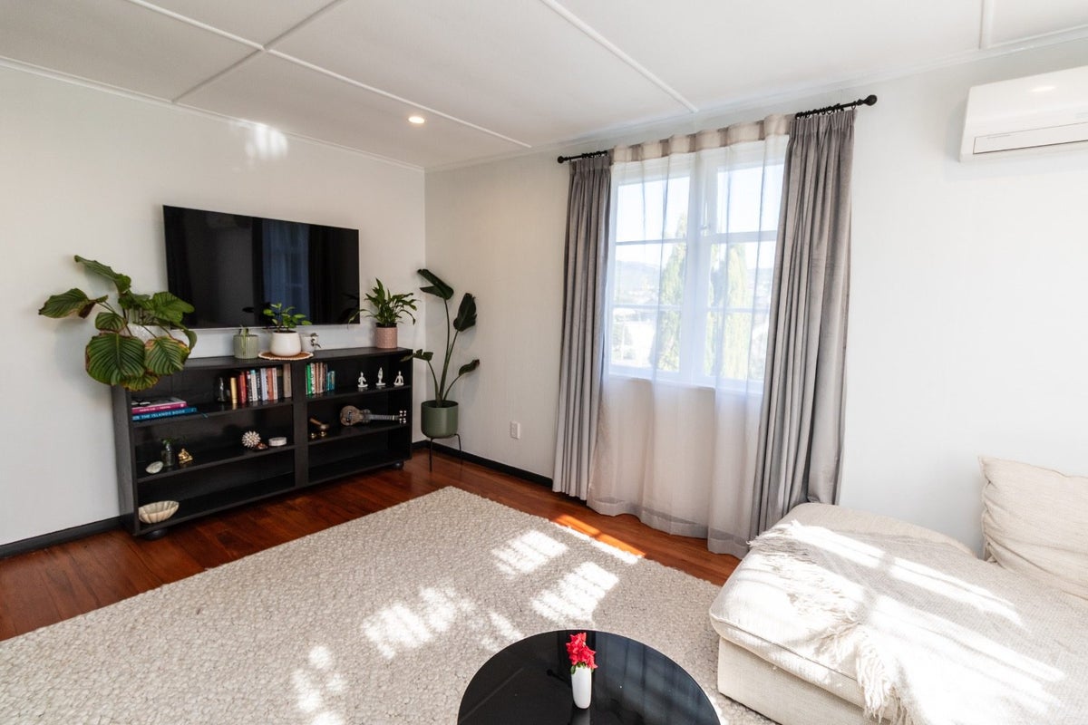 62 Dimock Street, Titahi Bay, Porirua - Carousel 2