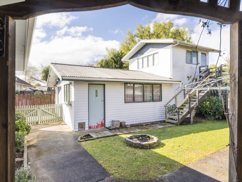 8 Gemini Avenue, Milson, Palmerston North - Carousel 2