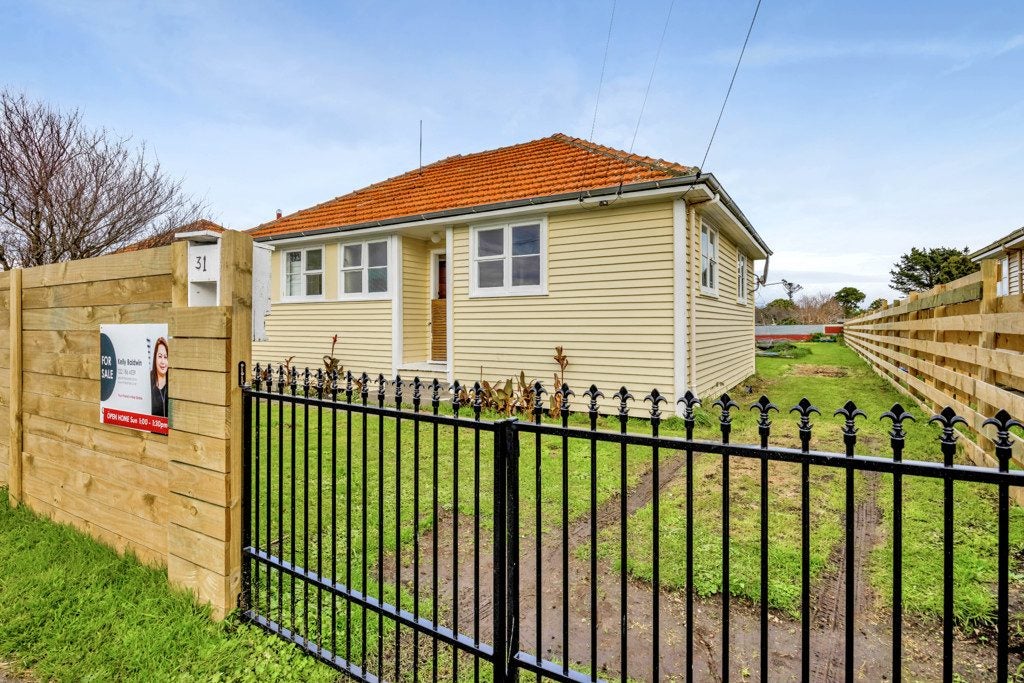 31 Wilson Street, Waverley, Waverley - Carousel 1