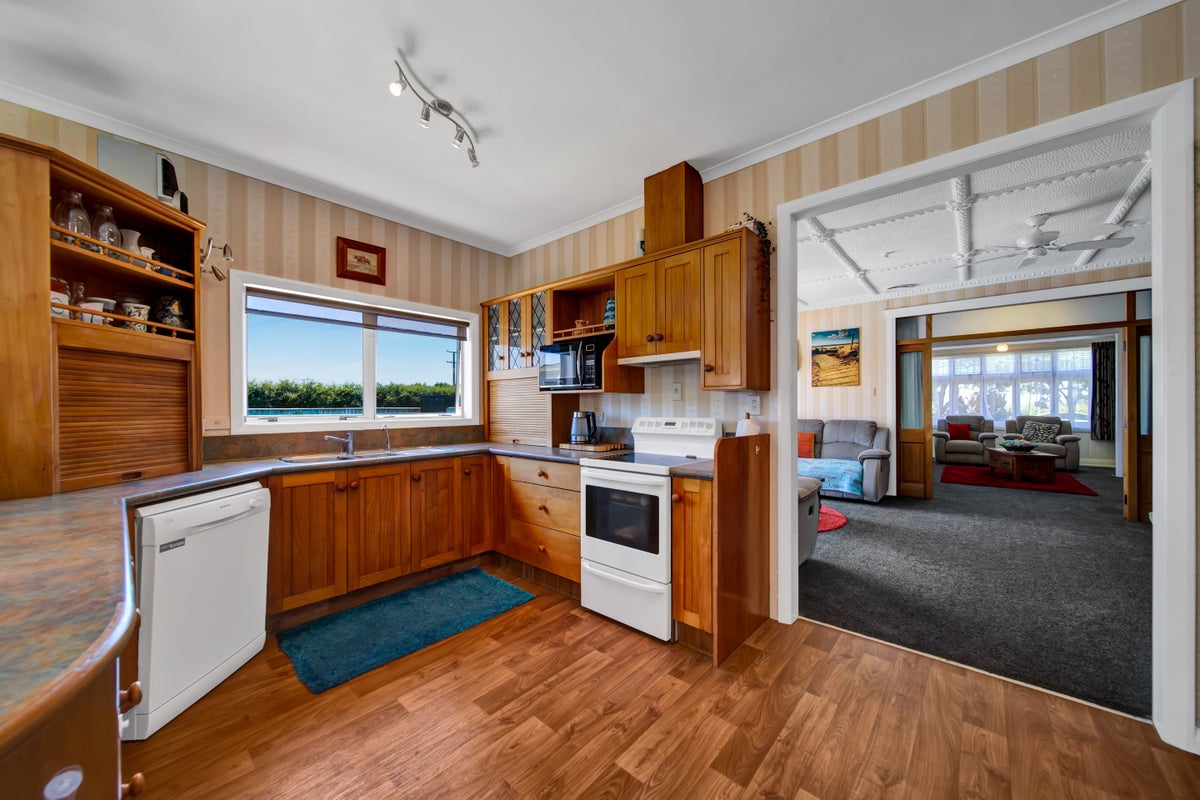 21 Johnston Street, Brixton, Waitara - Carousel 2