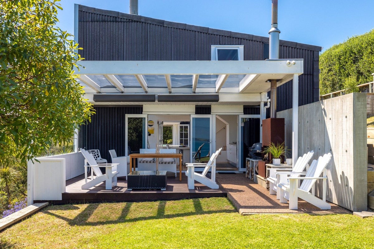 25 Delamore Drive, Matiatia Bay, Waiheke Island, Auckland - Carousel 2