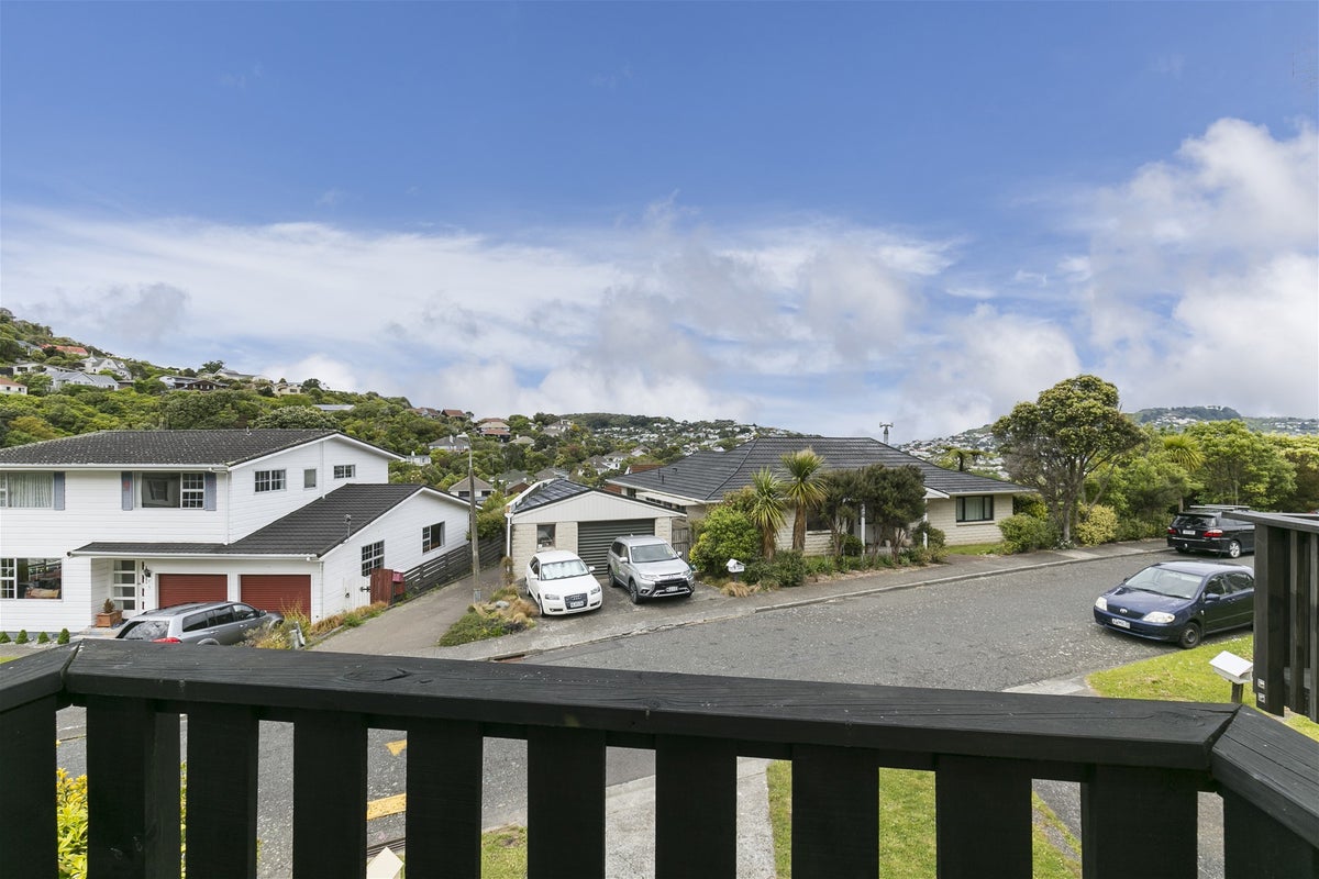 12A Govind Grove, Ngaio, Wellington - Carousel 2