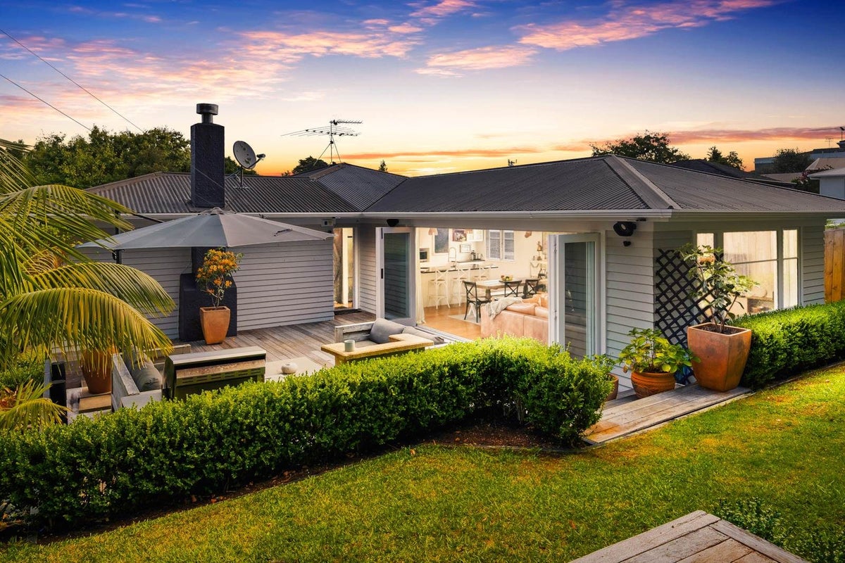 338 St Heliers Road, ST HELIERS, AUCKLAND - Carousel 2
