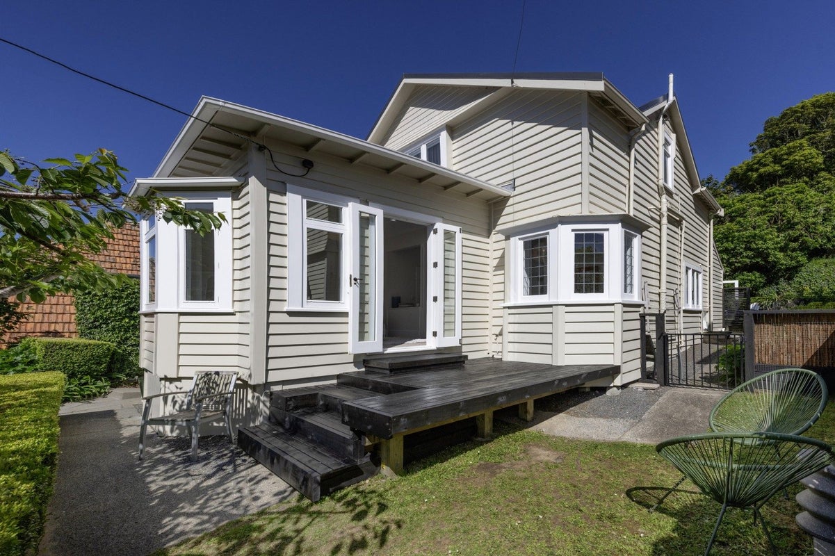 8 Glen Road, Kelburn, Wellington - Carousel 2