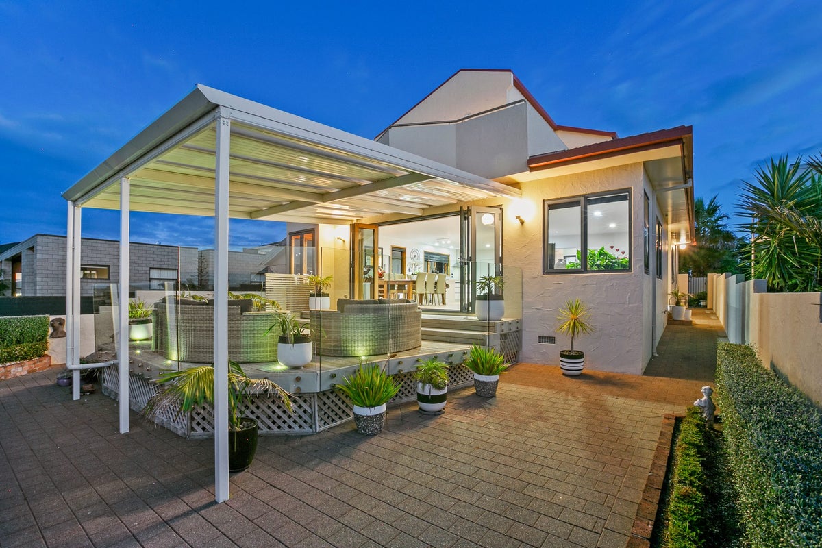 46 Whiteley Street, Moturoa, New Plymouth - Carousel 1