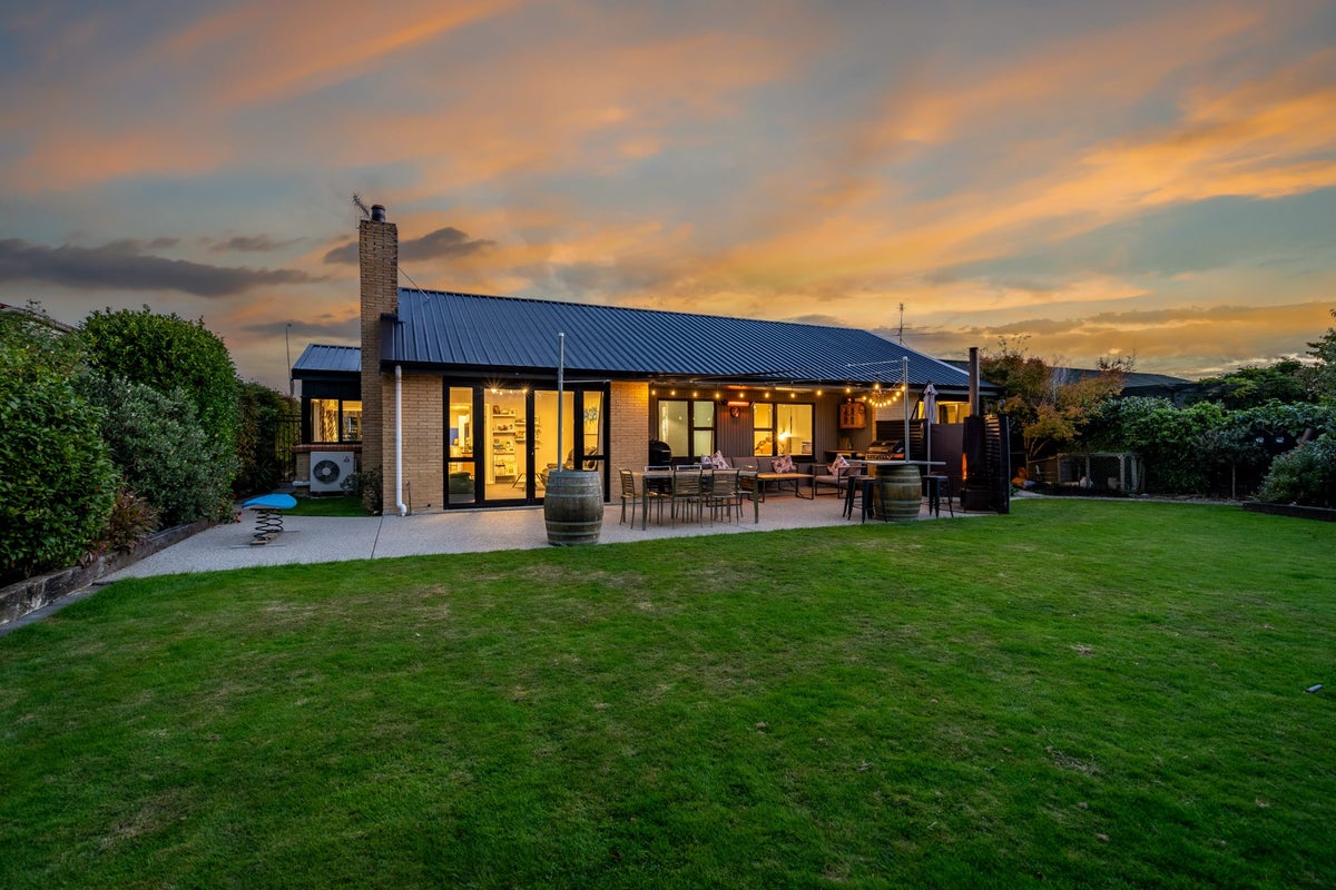 34 Cruickshank Crescent, Rosedale, Invercargill - Carousel 1