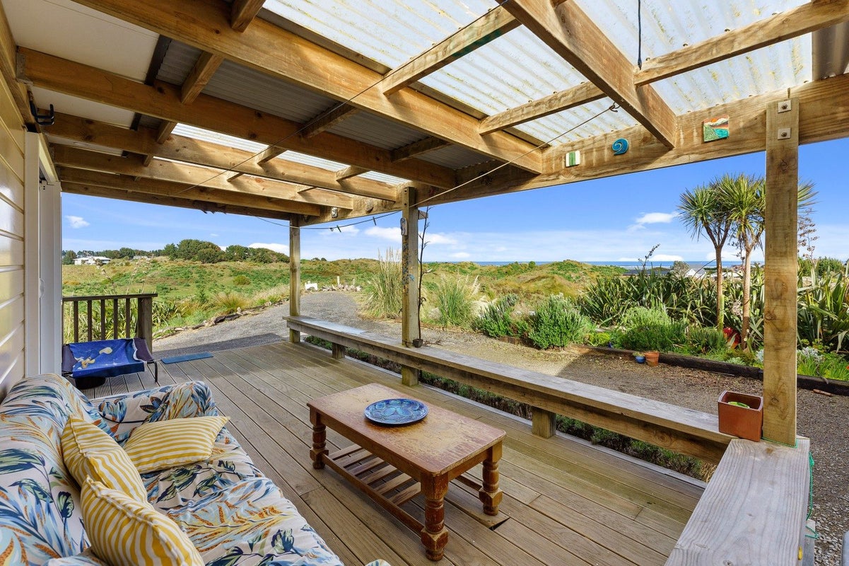 24 Strathnaver Glen, WAIKAWA BEACH, LEVIN - Carousel 1