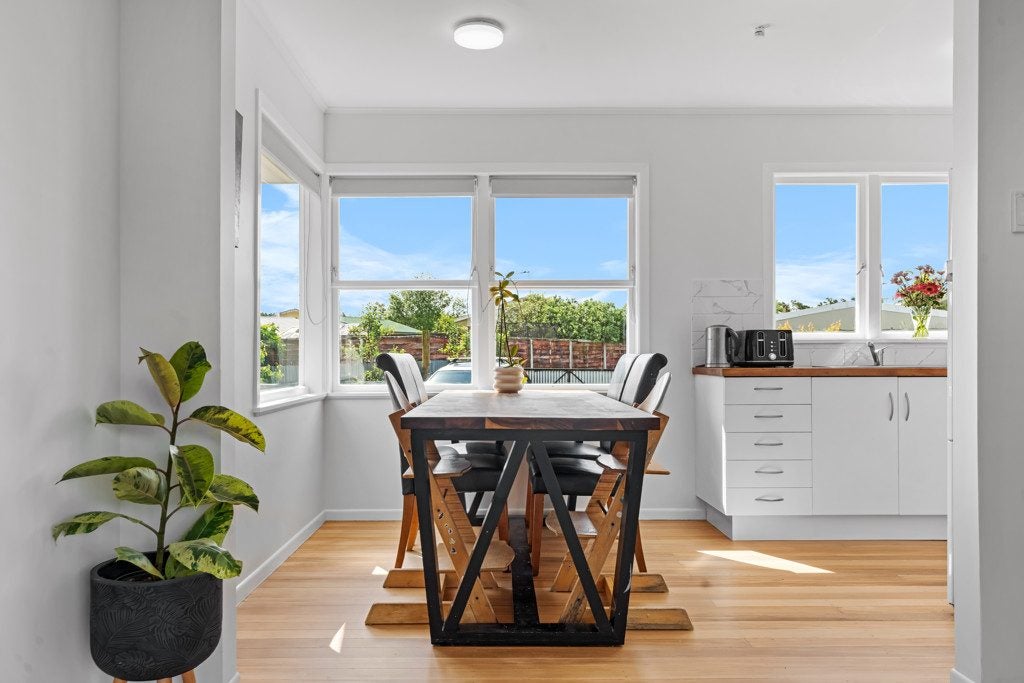 20 Rosalind Street, Deanwell, Hamilton - Carousel 1