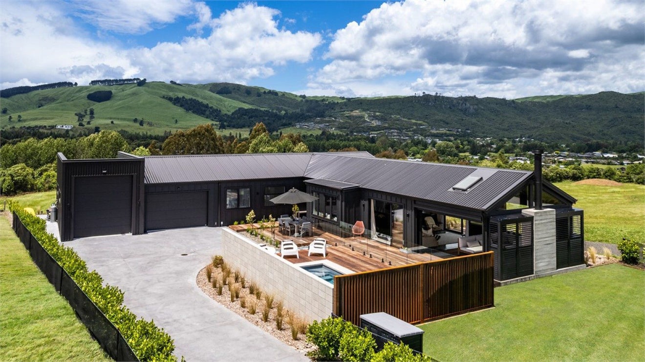 16 Durmast Place, KINLOCH, TAUPO - Carousel 1