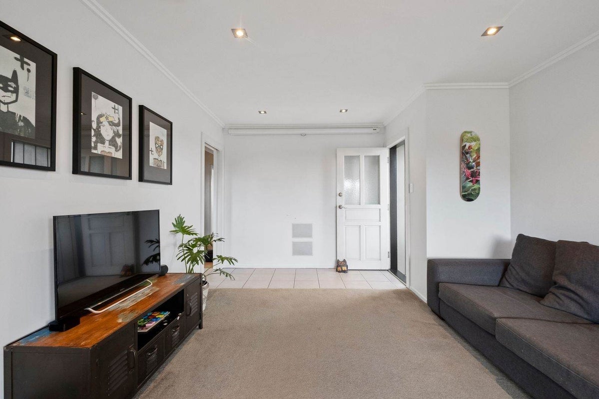 273 Rangatira Road, Beach Haven, Auckland - Carousel 2
