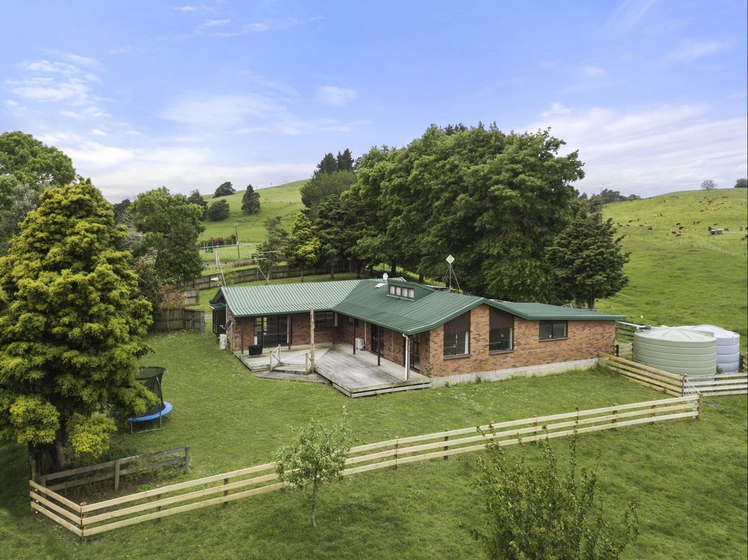 11 Bell Road, Pokeno - Carousel 2