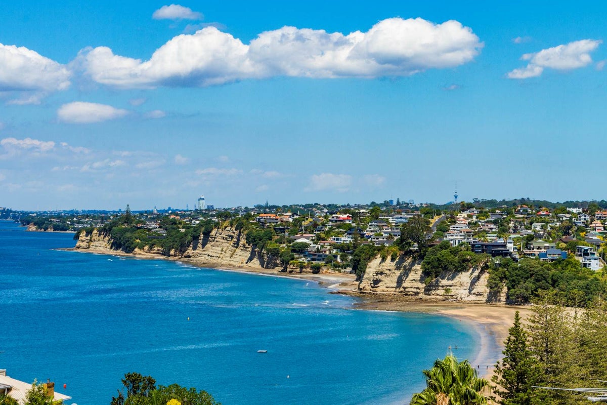 1/23 Ridge Road, Waiake, Auckland - Carousel 1