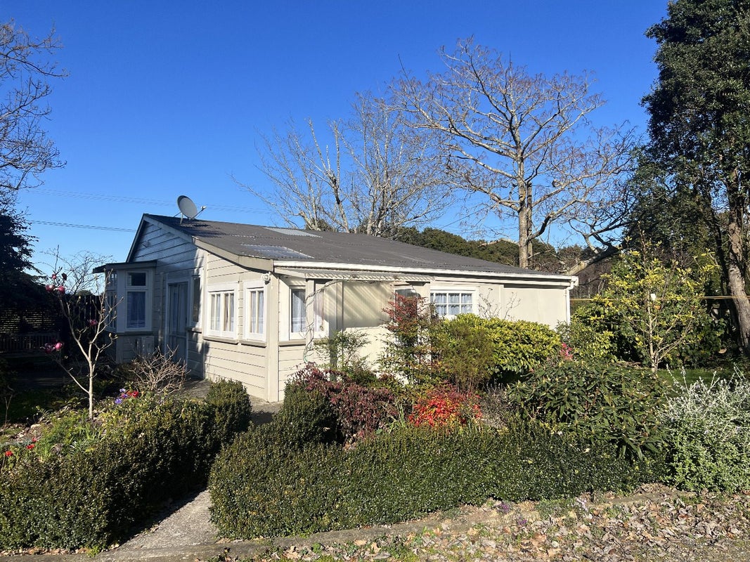 2 Jervois Terrace, Ohau, Levin - Carousel 1