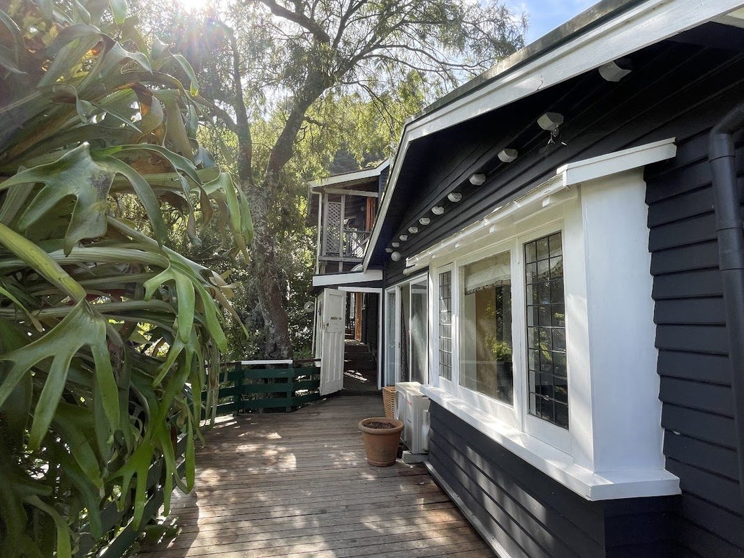 10 Korimako Road, Days Bay, Lower Hutt - Carousel 1