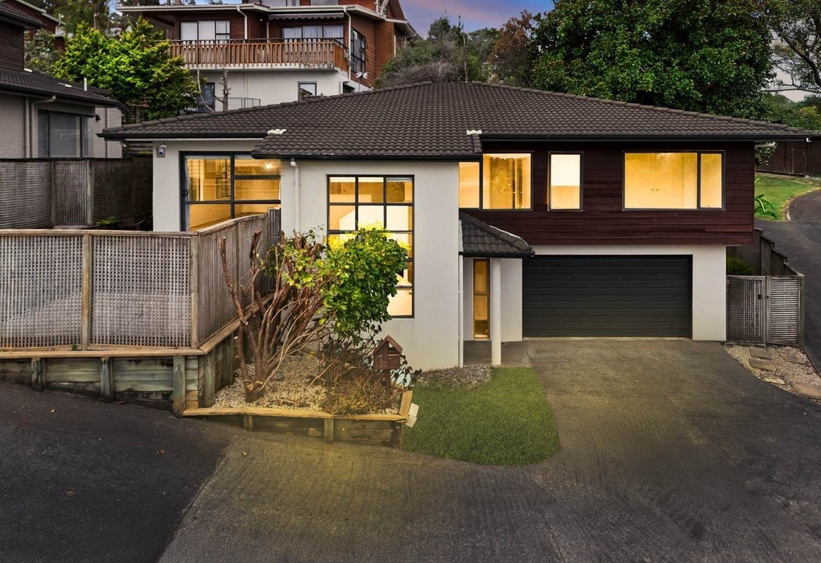 17A Janome Place, Bucklands Beach, Auckland - Carousel 1