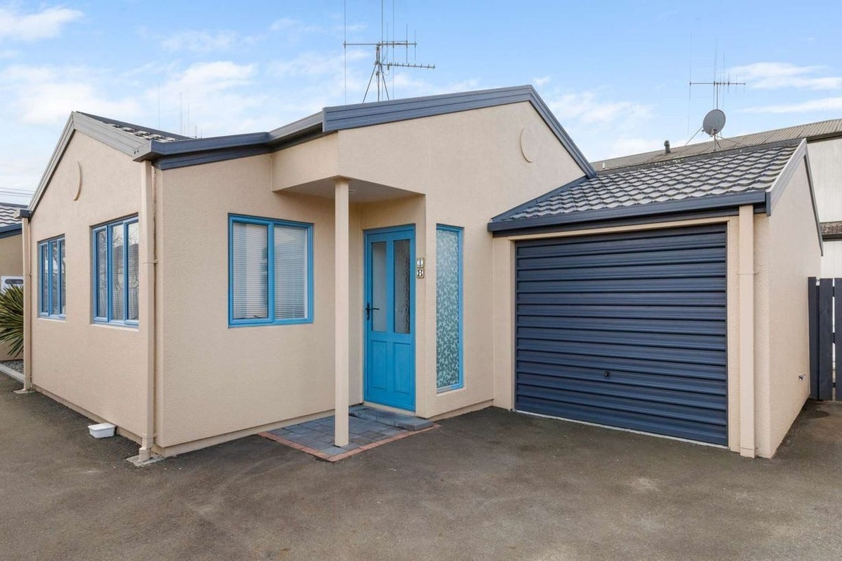 1B Paterson Street, Frankton, Hamilton - Carousel 1