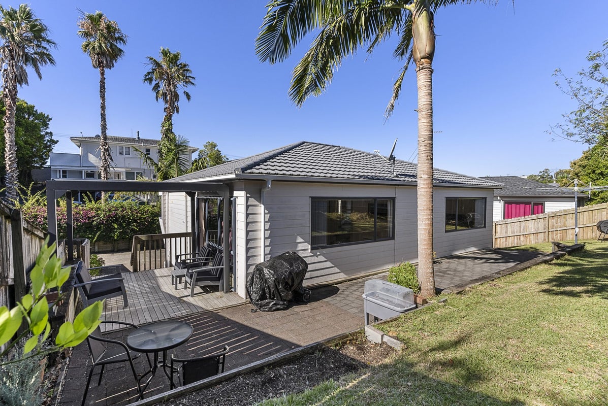 686B East Coast Road, Pinehill, Auckland - Carousel 1