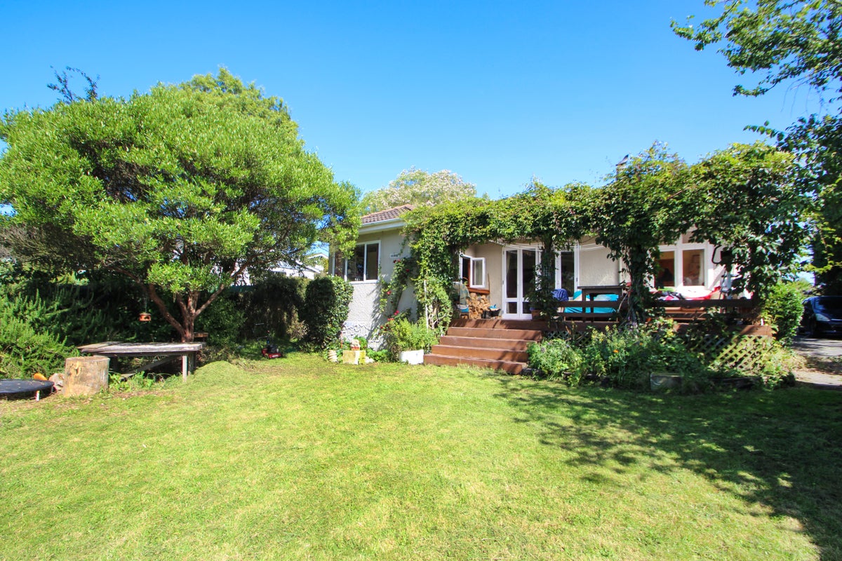 56 Wansbeck Street, South Hill, Oamaru - Carousel 1