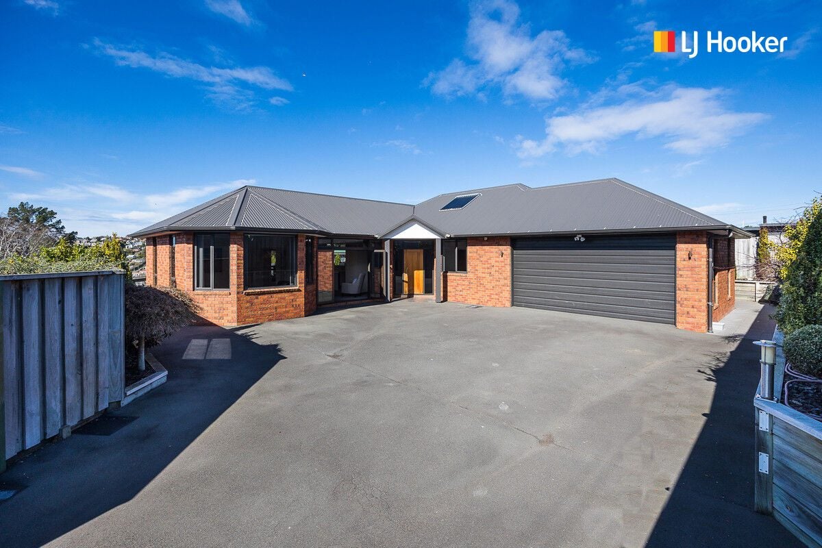 11 Hood Street, Wakari, Dunedin - Carousel 1