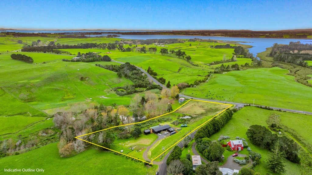 2 Craig Road, Waiuku - Carousel 1
