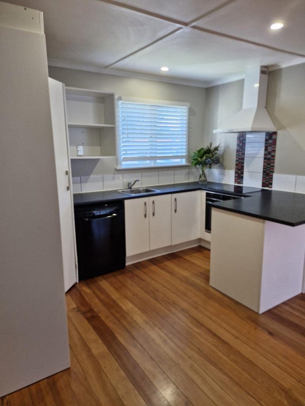 32 Doone Street, Lynmouth, New Plymouth - Carousel 2