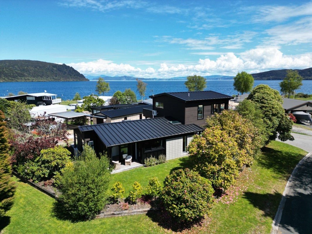 2 Nisbet Terrace, Kinloch, Taupo, Waikato - Carousel 1