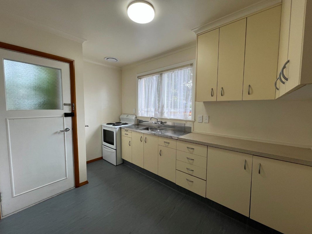 123 Fitzherbert Avenue, West End, Palmerston North - Carousel 2