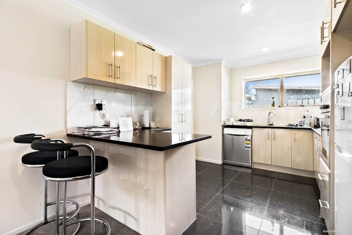 2/314 Mahia Road, Weymouth, Auckland - Carousel 2