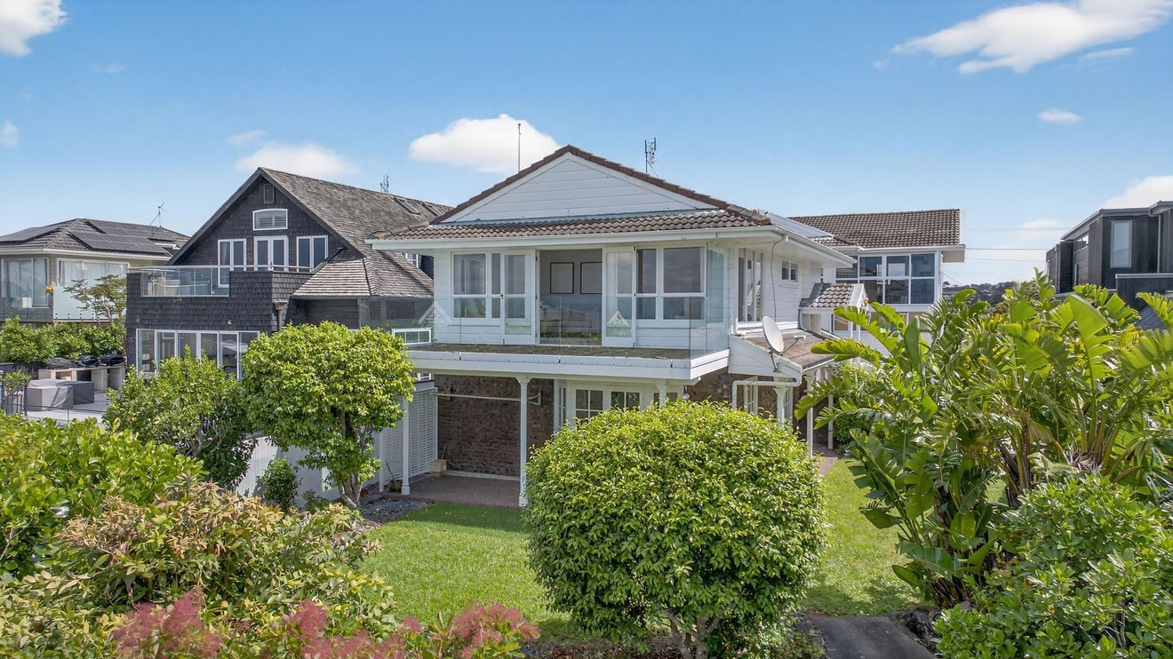 2/33 Gulf View Road, Murrays Bay, Auckland - Carousel 2