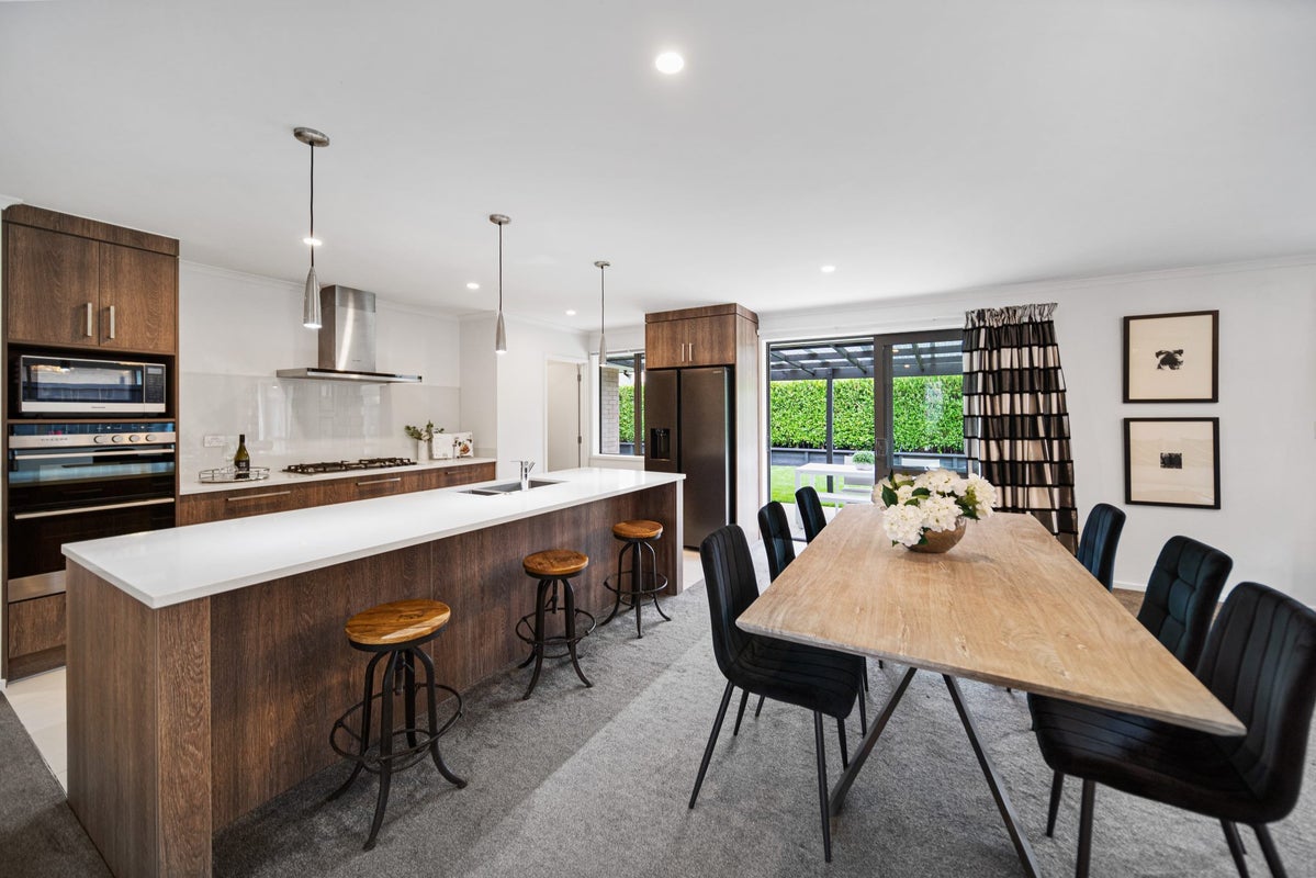 21 Paso Fino Crescent, Karaka, Papakura - Carousel 2