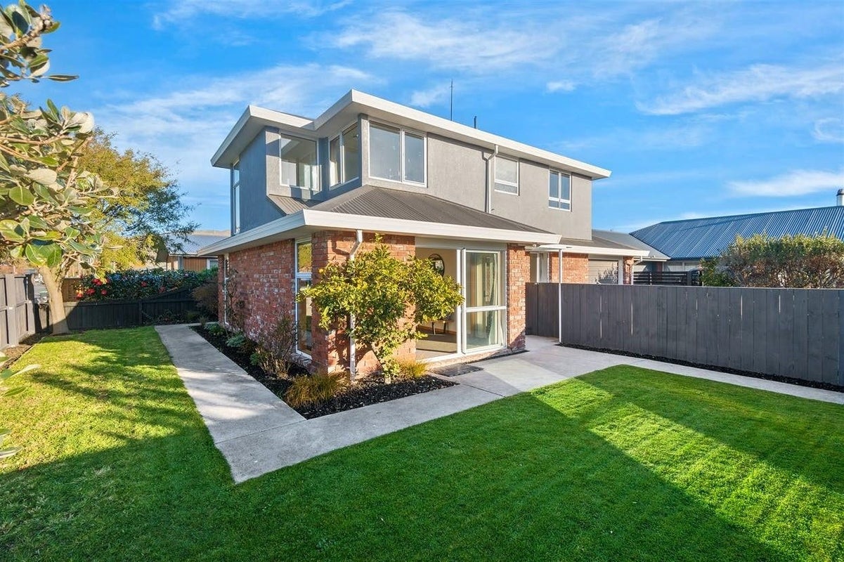 1/121 Wilsons Road South, Saint Martins, Christchurch - Carousel 1