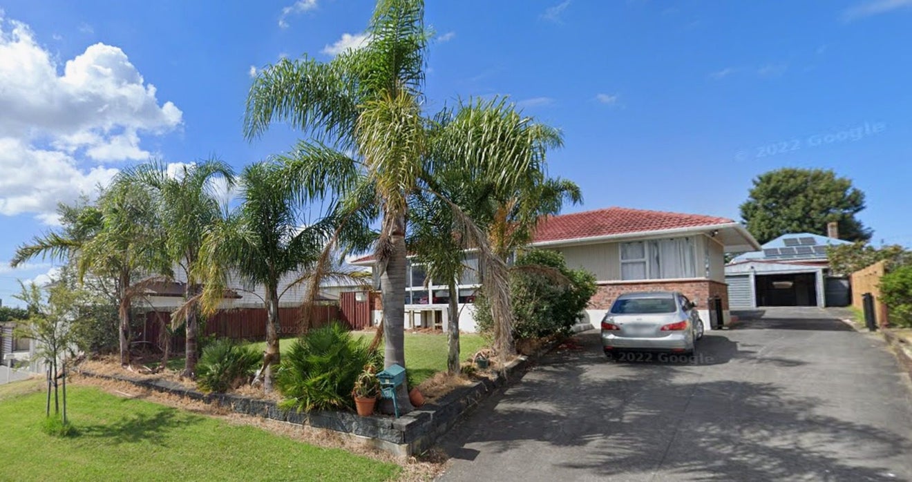 6 Scanlen Terrace, Kelston, Auckland - Carousel 1