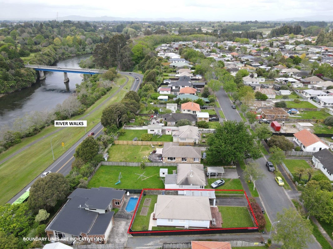31 Montgomery Crescent, Bader, Hamilton - Carousel 1