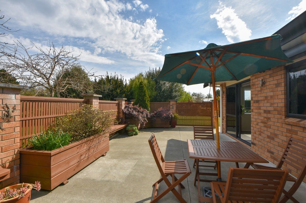 5 The Glade, Carterton - Carousel 2