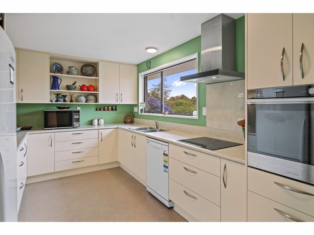 4 Hillcrest Place, Avonhead, Christchurch - Carousel 2