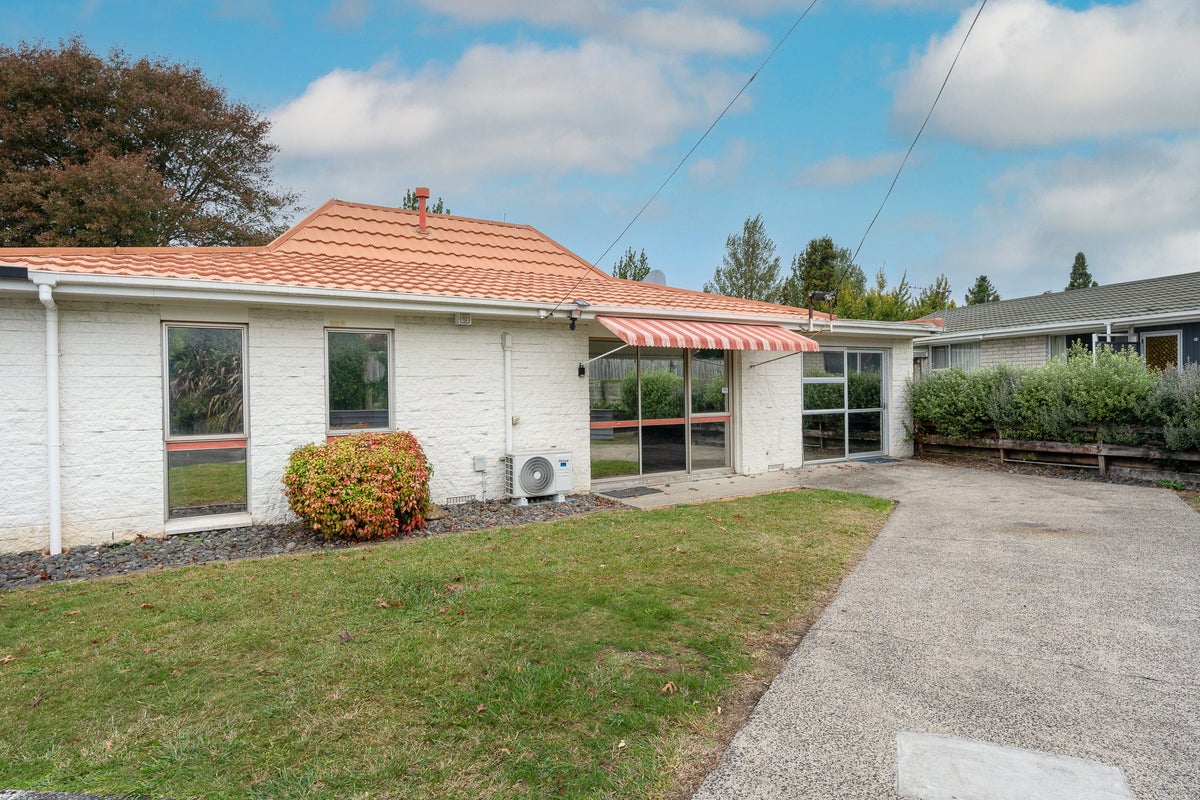 71A Tuhikaramea Road, Dinsdale, Hamilton - Carousel 1