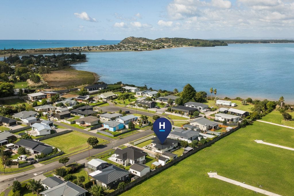 8 SANDLEIGH DRIVE, Athenree, Waihi - Carousel 26