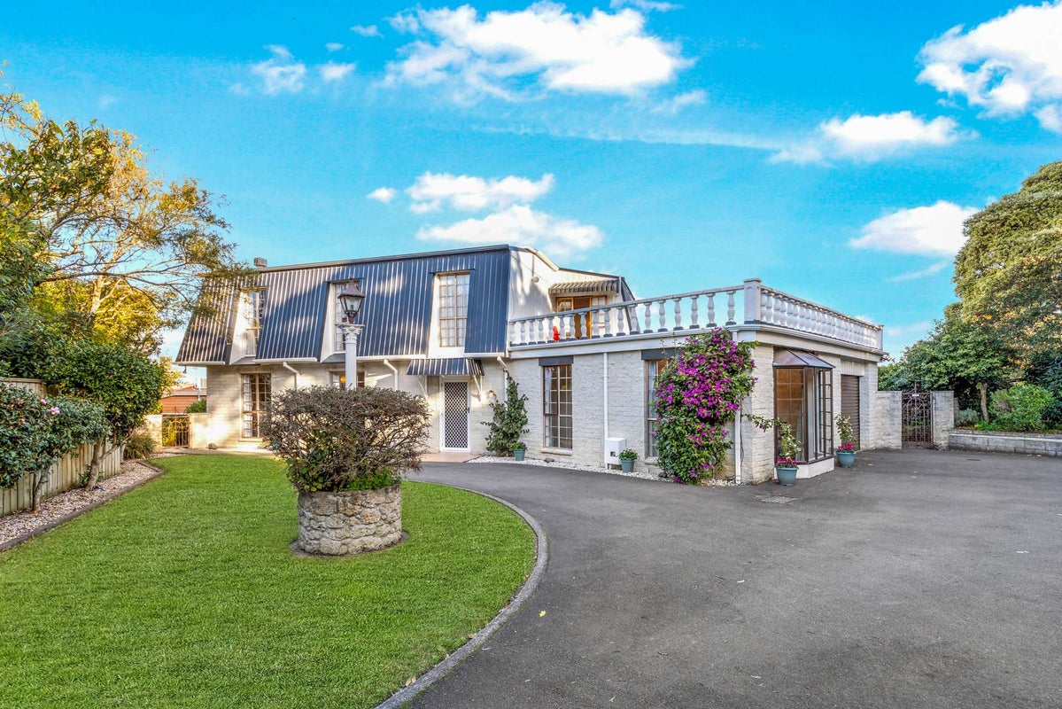27 Great North Road, Saint Johns Hill, Whanganui - Carousel 1