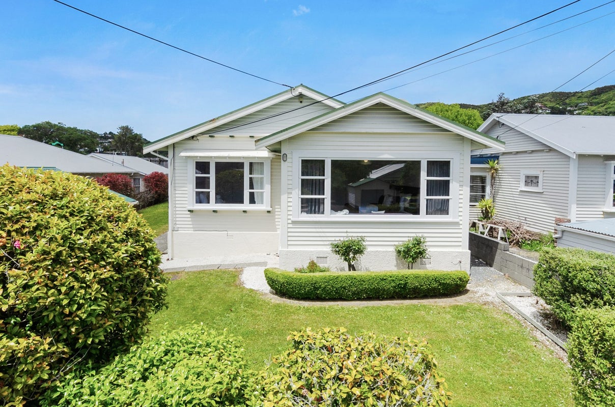 11 Cargill Street, Karori, Wellington - Carousel 1