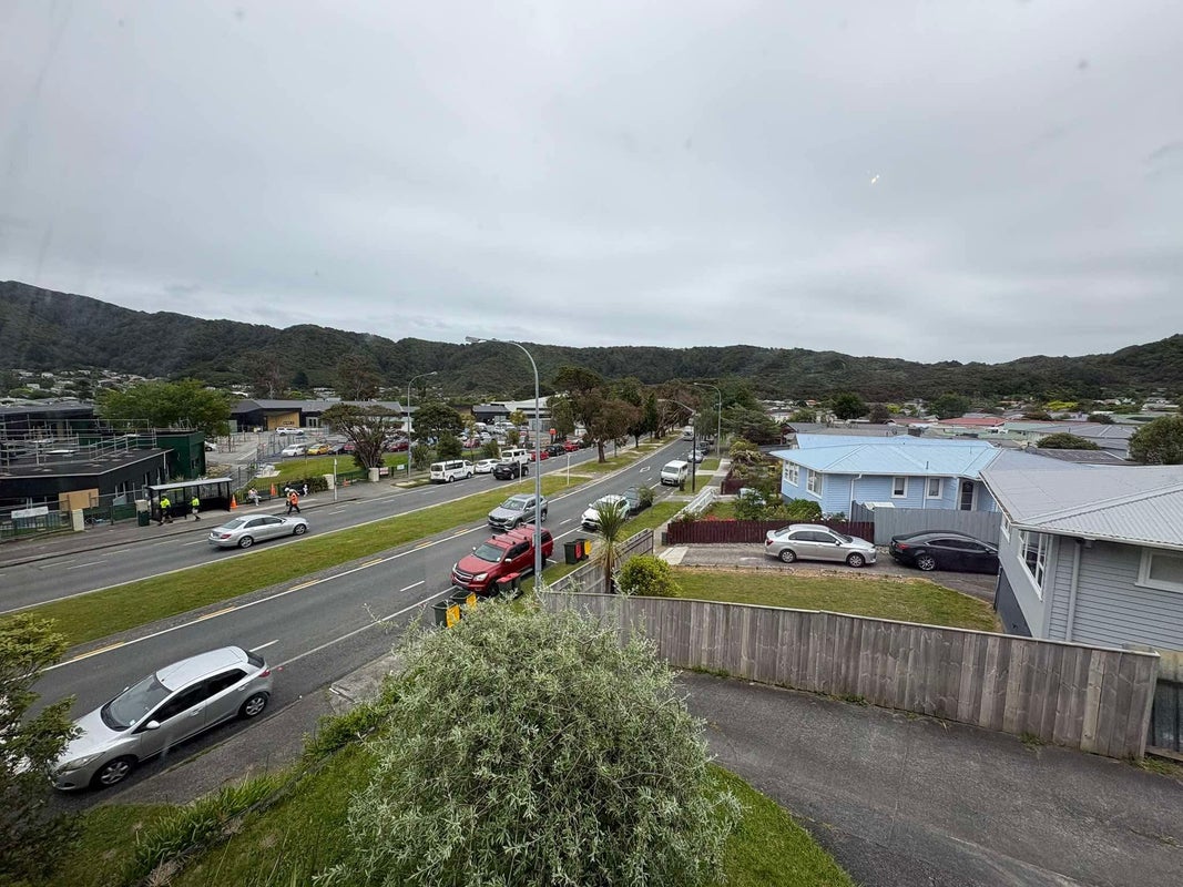 83 Parkway, Wainuiomata, Lower Hutt - Carousel 17