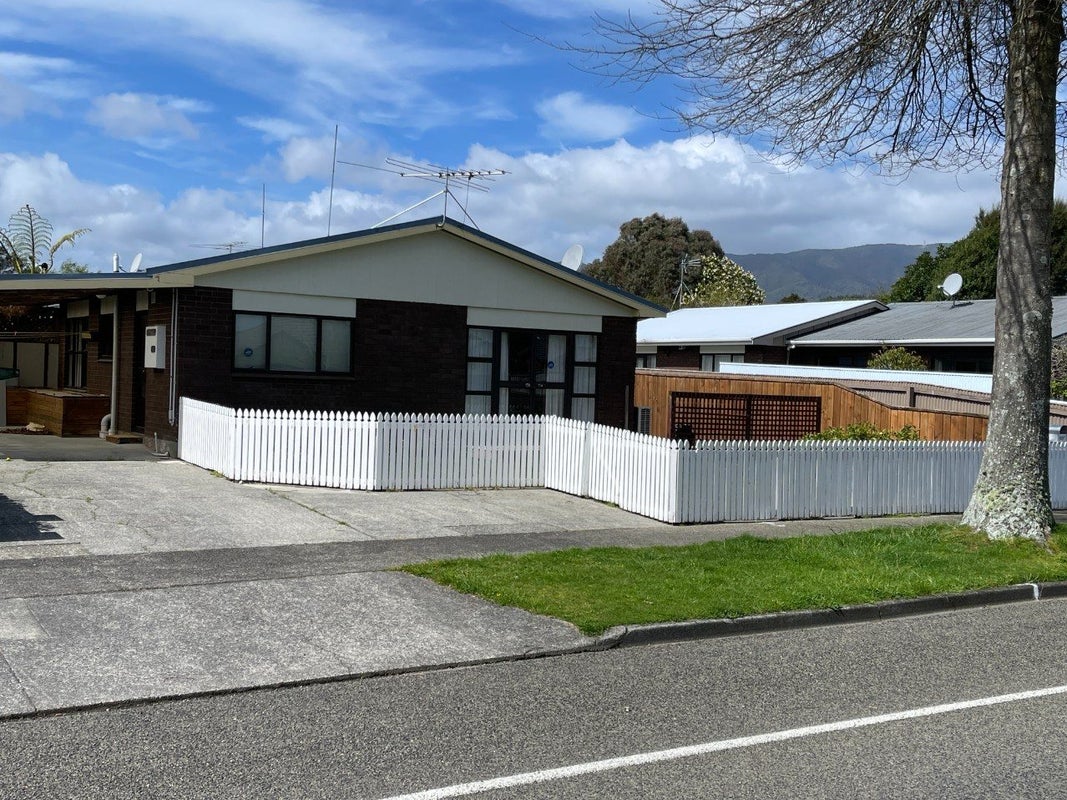 1/88 Totara Park Road, Totara Park, Upper Hutt - Carousel 1