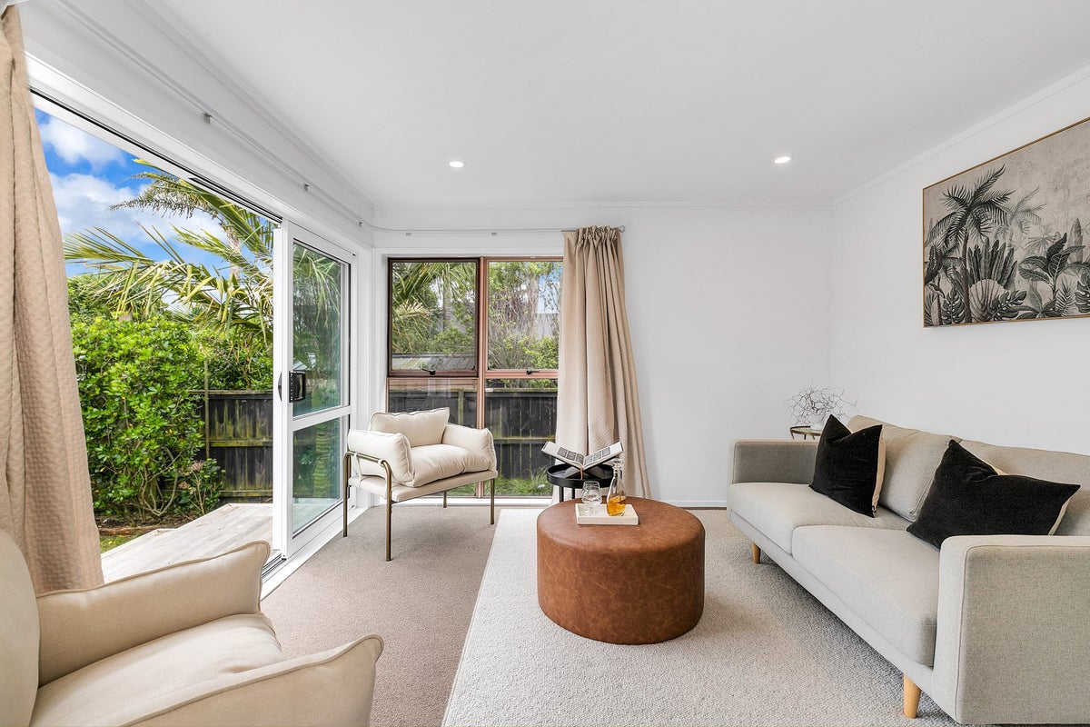 2/230 Point Chevalier Road, Point Chevalier, Auckland - Carousel 2