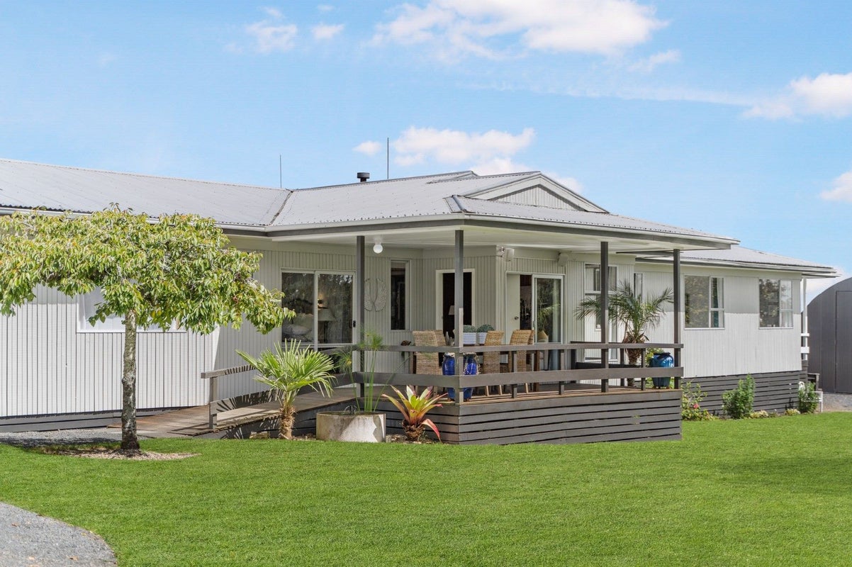 94 Ara-Kotinga, Manurewa - Carousel 2