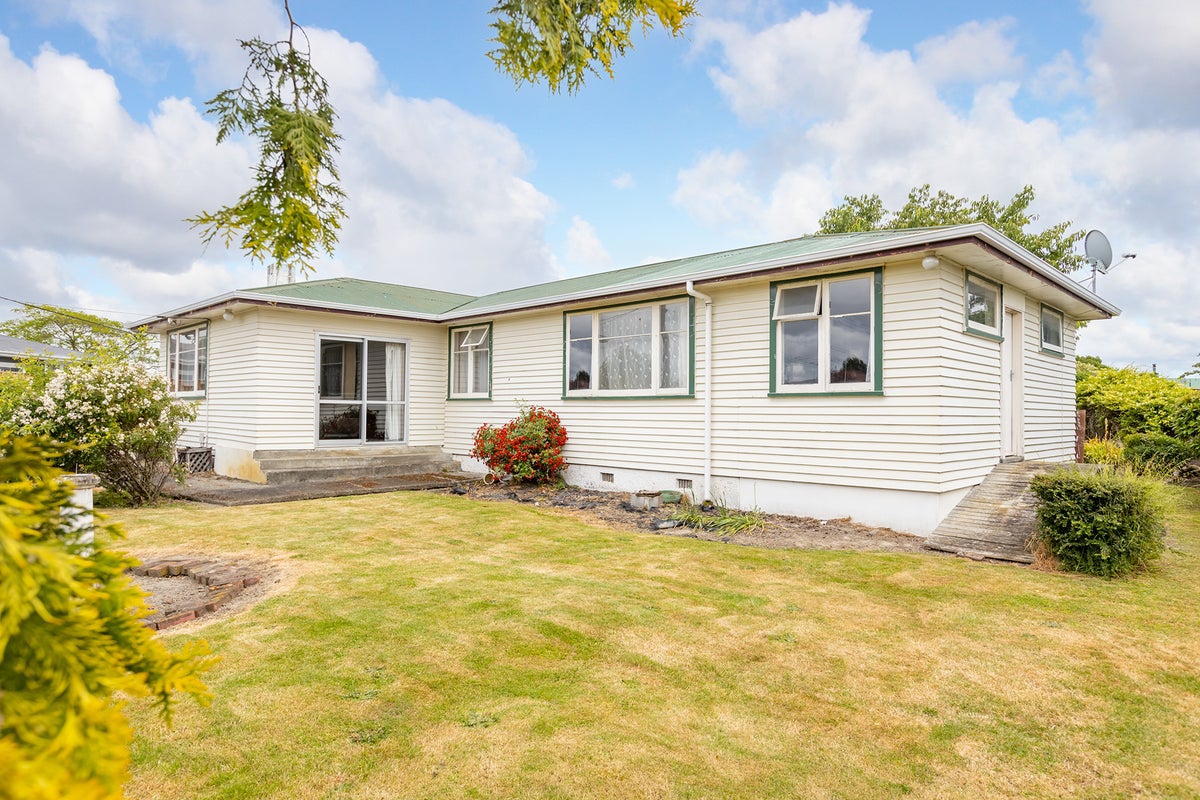 16 Solway Street, Solway, Masterton - Carousel 1